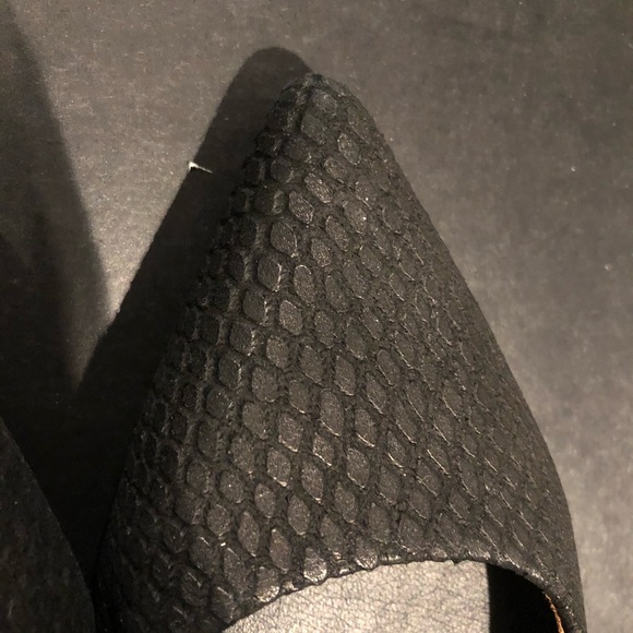 Seychelles pointy flats with python print detail - Picture 7 of 7